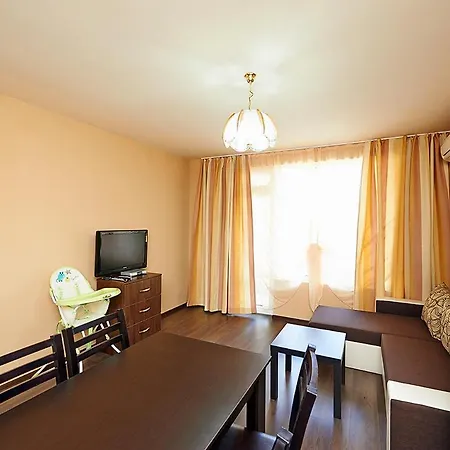Апартамент Самира Apartment Pomorie